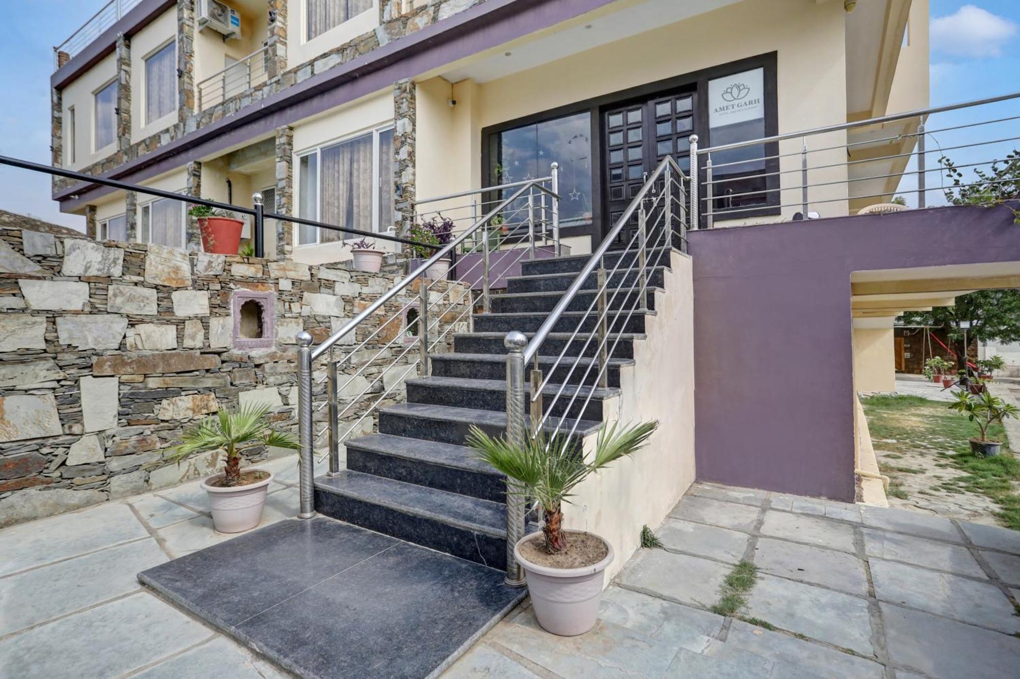 Collection O Amet Garh Ξενοδοχείο Ουνταϊπούρ Εξωτερικό φωτογραφία